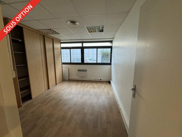 JOUE-LES-TOURS BUREAUX A VENDRE DE 191 M² ET 6 PARKINGS