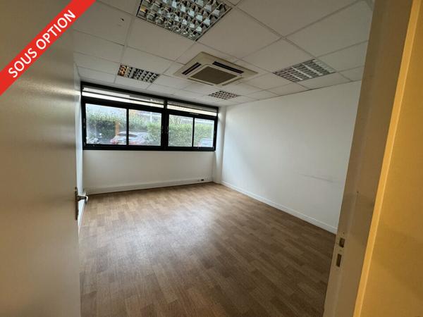 JOUE-LES-TOURS BUREAUX A VENDRE DE 191 M² ET 6 PARKINGS