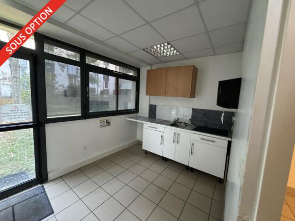 JOUE-LES-TOURS BUREAUX A VENDRE DE 191 M² ET 6 PARKINGS