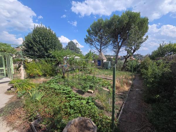 ALES (30)A vendre secteur Chantilly belle maison 5 chambres entierement rénovée d'environ 140m² habitable sur un terrain clos de 500m².