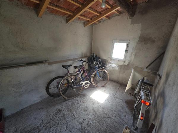 ALES (30)A vendre secteur Chantilly belle maison 5 chambres entierement rénovée d'environ 140m² habitable sur un terrain clos de 500m².