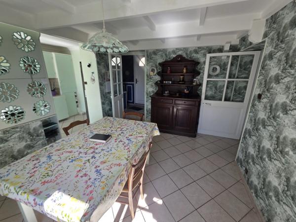 ALES (30)A vendre secteur Chantilly belle maison 5 chambres entierement rénovée d'environ 140m² habitable sur un terrain clos de 500m².