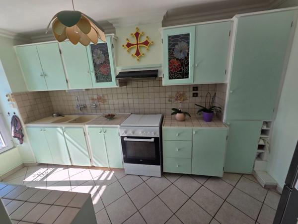 ALES (30)A vendre secteur Chantilly belle maison 5 chambres entierement rénovée d'environ 140m² habitable sur un terrain clos de 500m².