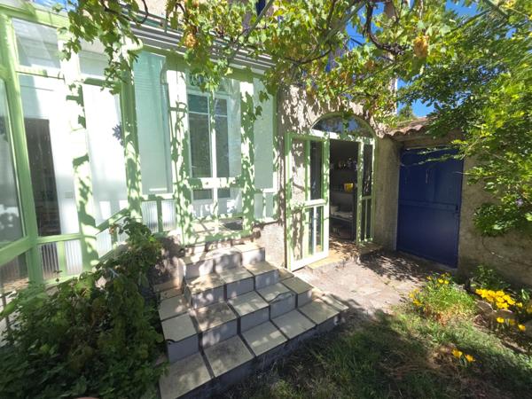 ALES (30)A vendre secteur Chantilly belle maison 5 chambres entierement rénovée d'environ 140m² habitable sur un terrain clos de 500m².