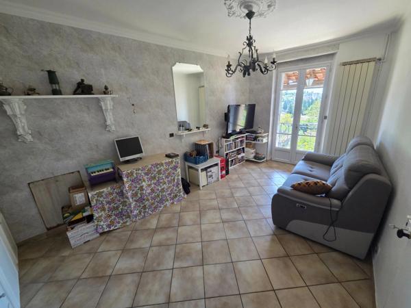 ALES (30)A vendre secteur Chantilly belle maison 5 chambres entierement rénovée d'environ 140m² habitable sur un terrain clos de 500m².