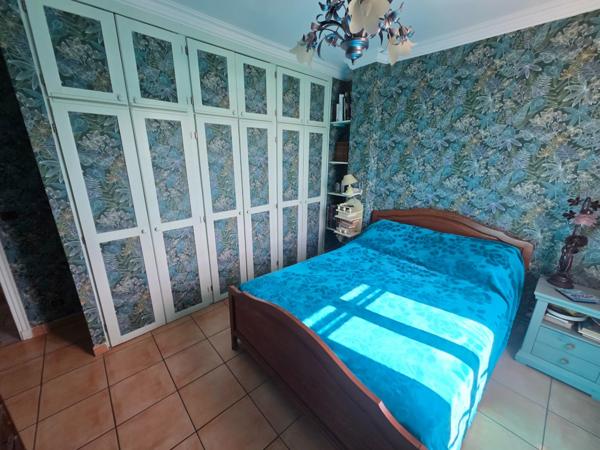 ALES (30)A vendre secteur Chantilly belle maison 5 chambres entierement rénovée d'environ 140m² habitable sur un terrain clos de 500m².