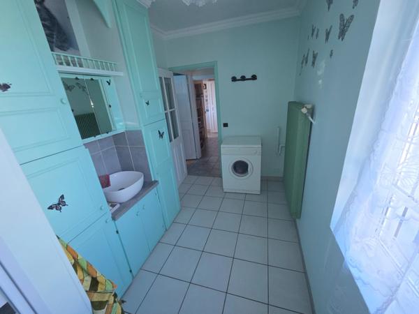 ALES (30)A vendre secteur Chantilly belle maison 5 chambres entierement rénovée d'environ 140m² habitable sur un terrain clos de 500m².