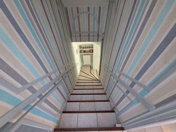 ALES (30)A vendre secteur Chantilly belle maison 5 chambres entierement rénovée d'environ 140m² habitable sur un terrain clos de 500m².