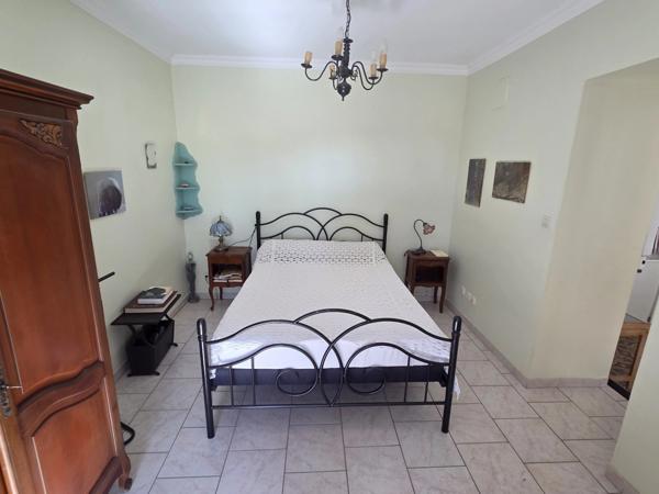 ALES (30)A vendre secteur Chantilly belle maison 5 chambres entierement rénovée d'environ 140m² habitable sur un terrain clos de 500m².