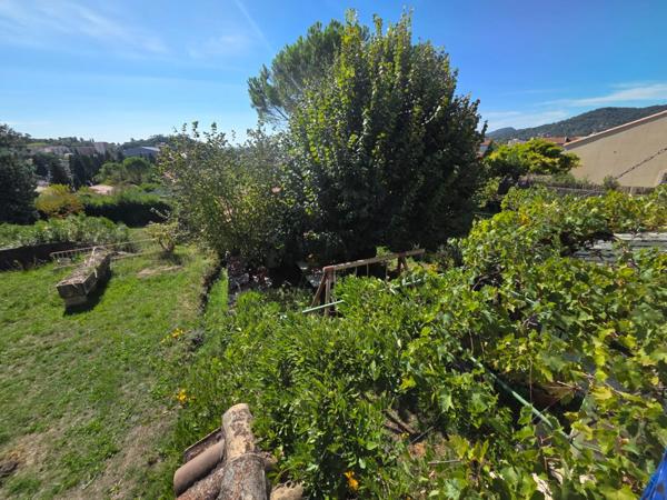 ALES (30)A vendre secteur Chantilly belle maison 5 chambres entierement rénovée d'environ 140m² habitable sur un terrain clos de 500m².