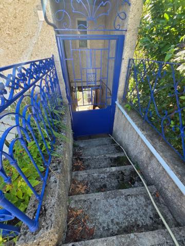 ALES (30)A vendre secteur Chantilly belle maison 5 chambres entierement rénovée d'environ 140m² habitable sur un terrain clos de 500m².