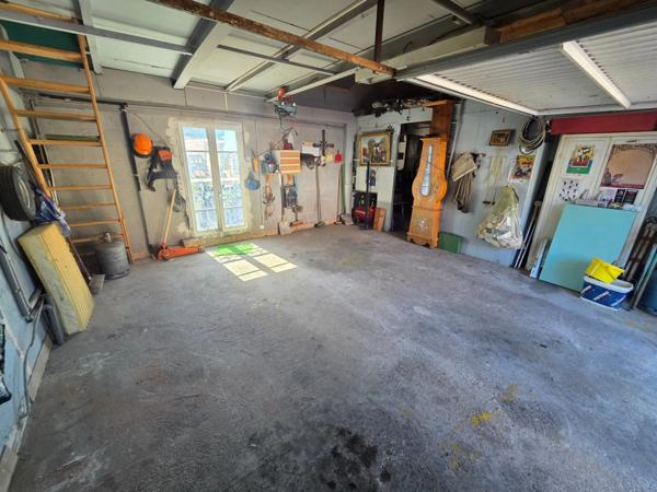 ALES (30)A vendre secteur Chantilly belle maison 5 chambres entierement rénovée d'environ 140m² habitable sur un terrain clos de 500m².