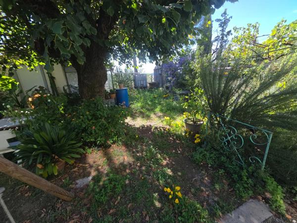 ALES (30)A vendre secteur Chantilly belle maison 5 chambres entierement rénovée d'environ 140m² habitable sur un terrain clos de 500m².