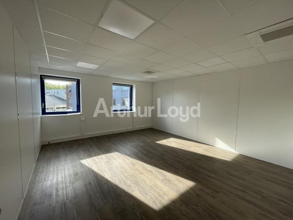 Bureaux à louer ou vendre à Wasquehal avec parkings privatifs modernes