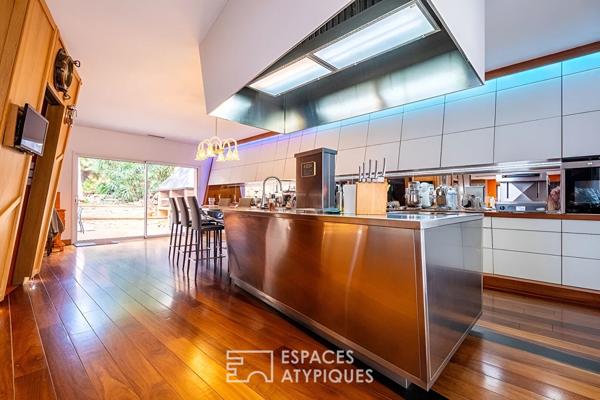 Maison d’architecte au coeur de Port-Vendres avec piscine intérieure et patios