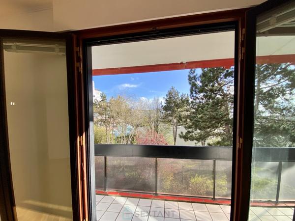 A Issy-les-Moulineaux, appartement-terrasse 159 m2 6 pièces 4 chambres