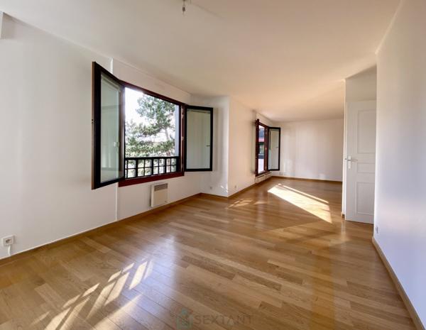 A Issy-les-Moulineaux, appartement-terrasse 159 m2 6 pièces 4 chambres