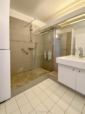 A Issy-les-Moulineaux, appartement-terrasse 159 m2 6 pièces 4 chambres