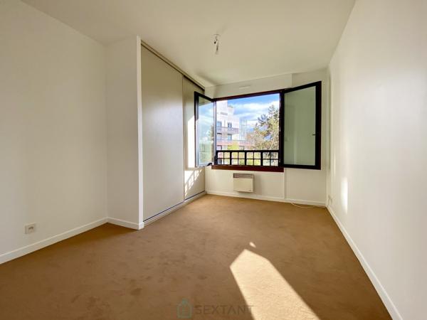 A Issy-les-Moulineaux, appartement-terrasse 159 m2 6 pièces 4 chambres