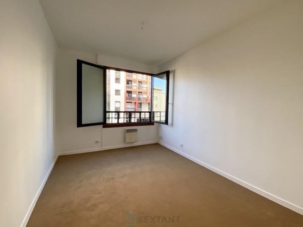 A Issy-les-Moulineaux, appartement-terrasse 159 m2 6 pièces 4 chambres