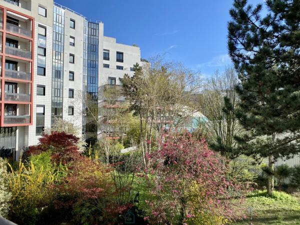 A Issy-les-Moulineaux, appartement-terrasse 159 m2 6 pièces 4 chambres