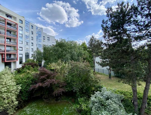 A Issy-les-Moulineaux, appartement-terrasse 159 m2 6 pièces 4 chambres