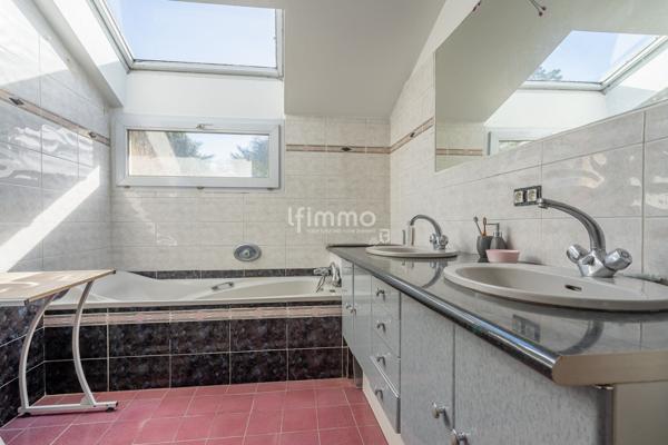 Le Raincy- Maison 160m2 + sous-sol total- 7P/5CH- Terrain 480m2