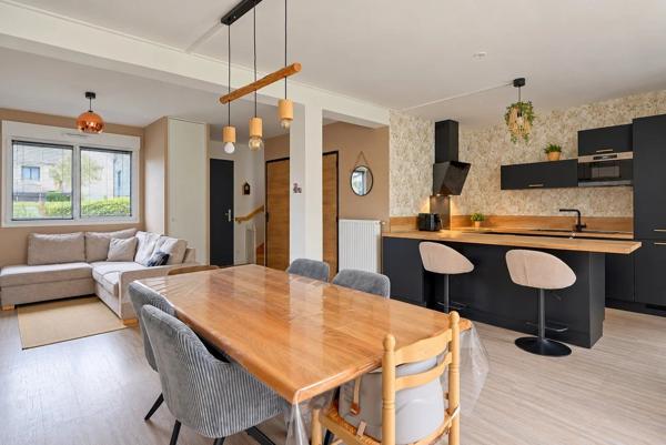 Vente                                                      Maison
                        
                     4 pièces                      98 m2                     à Châteaubourg