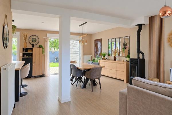 Vente                                                      Maison
                        
                     4 pièces                      98 m2                     à Châteaubourg