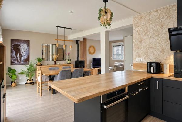 Vente                                                      Maison
                        
                     4 pièces                      98 m2                     à Châteaubourg