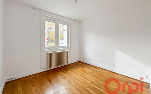 Maison à vendre    3 pièces •  Saint-Amand-Montrond