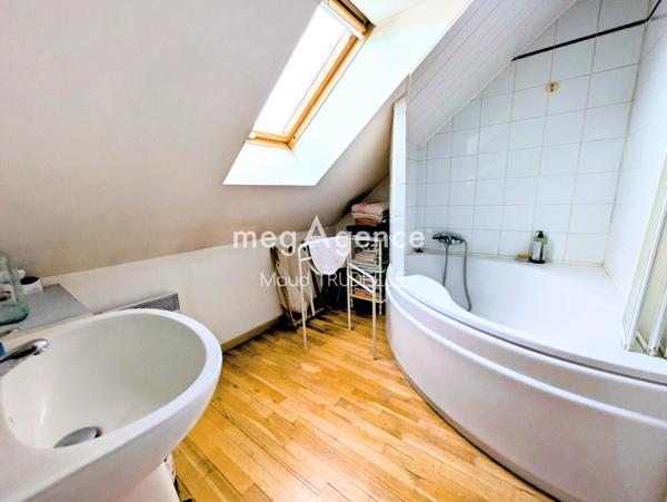 Maison à SAINT-PAVACE, 72190 - 7 pièces 153m²