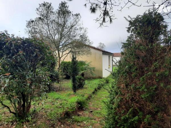 LE FENOUILLER - Terrain à bâtir avec garage