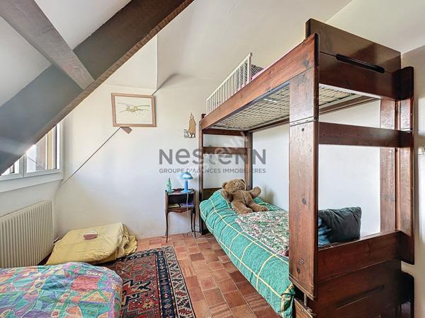 A vendre, magnifique demeure de 265 m² à Montreuil sur Maine, avec vue Mayenne, 6 chambres et un terrain de plus de 7600 m²