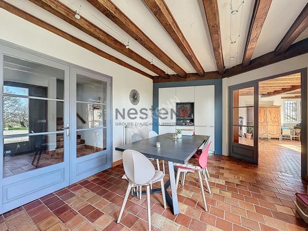 A vendre, magnifique demeure de 265 m² à Montreuil sur Maine, avec vue Mayenne, 6 chambres et un terrain de plus de 7600 m²