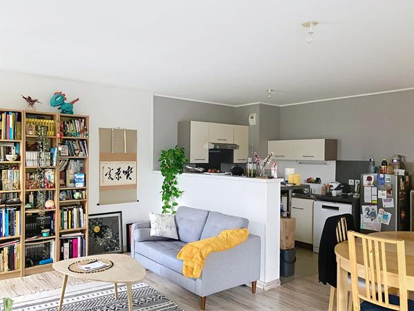 A vendre Angers Plateau Mayenne. Appartement type 3. 2 chambres, terrasse et ascenseur plus parking en sous-sol.