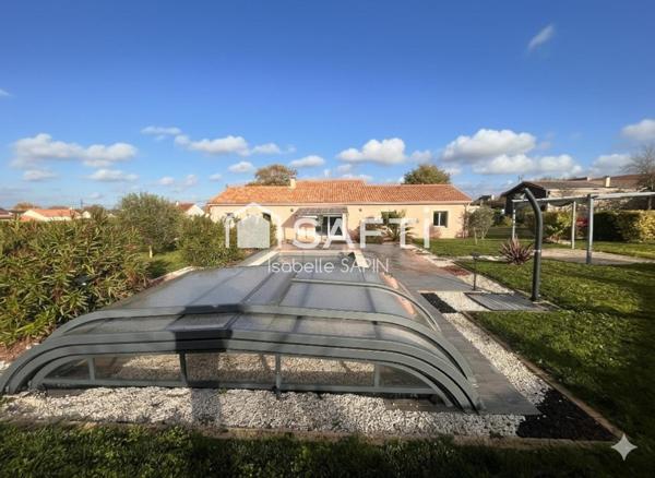 Jolie maison climatisée 3 chambres avec piscine couverte