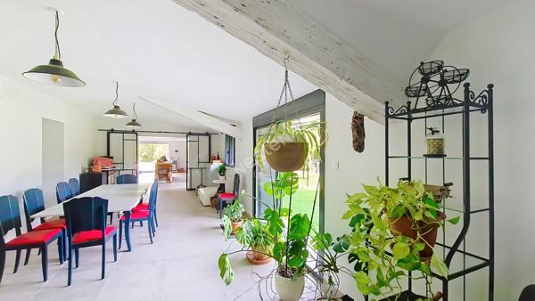 Charme et authenticité à VOUNEUIL SOUS BIARD : magnifique maison en pierre de 1800 avec 6 372 m² de terrain