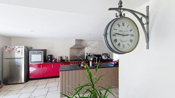Charme et authenticité à VOUNEUIL SOUS BIARD : magnifique maison en pierre de 1800 avec 6 372 m² de terrain