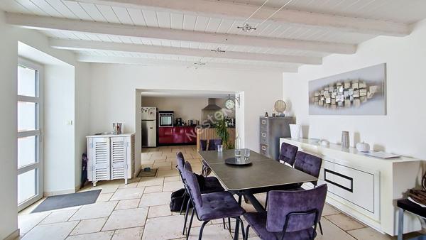 Charme et authenticité à VOUNEUIL SOUS BIARD : magnifique maison en pierre de 1800 avec 6 372 m² de terrain