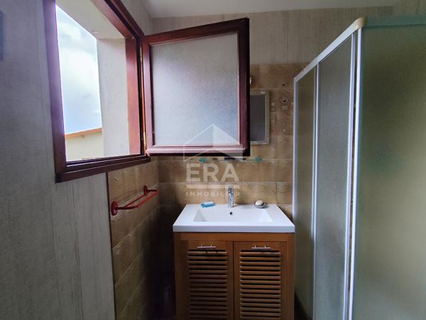 Maison plain pied au calme proche bourg