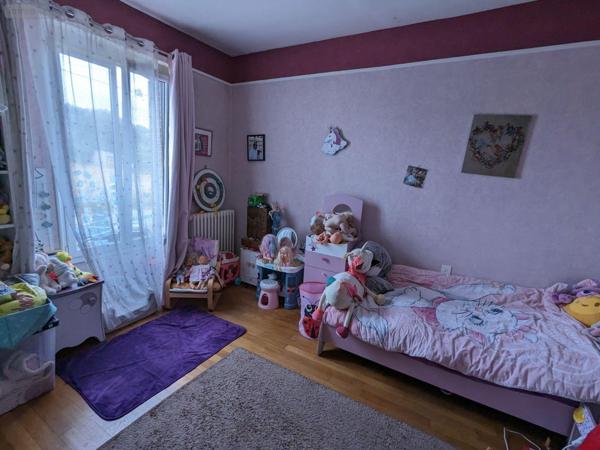 Maison de ville à vendre à Authon-du-Perche dans l'Eure-et-Loir (28330), ref : 39 MO   
Bourg