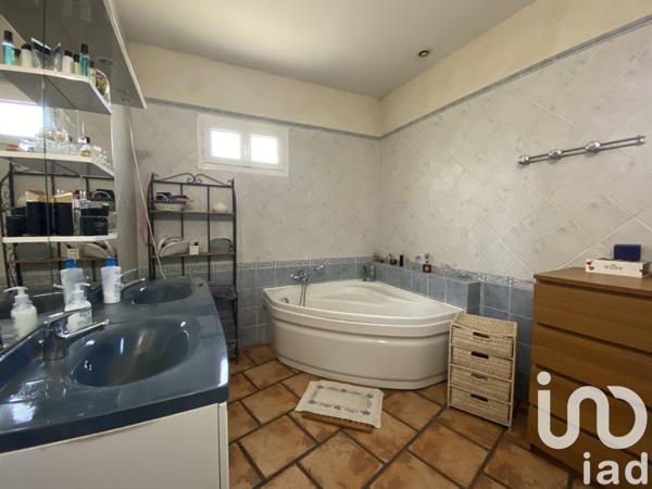 Maison 5 pièces de 127 m² à Saint-Martin-de-Crau (13310)