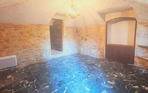 Vente Maison de village 120 M2 HAB.+ 50 M2 AMÉNAGEABLES ! à rafraîchir Alzon   