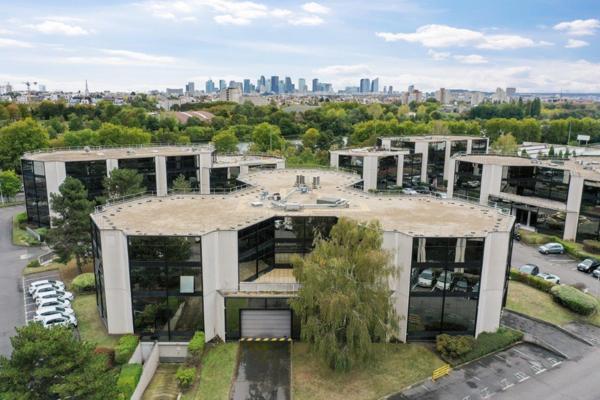 Bureaux à louer à Argenteuil terrasse privative et rénovation récente