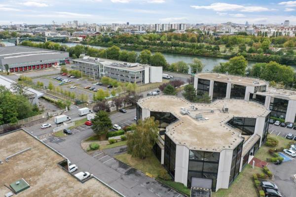 Bureaux à louer à Argenteuil terrasse privative et rénovation récente