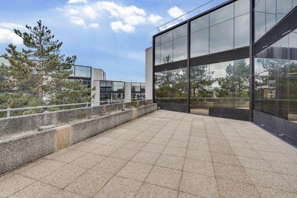 Bureaux à louer à Argenteuil terrasse privative et rénovation récente