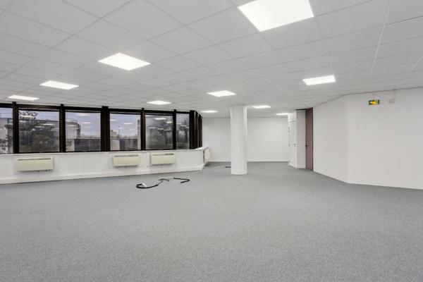 Bureaux à louer à Argenteuil terrasse privative et rénovation récente