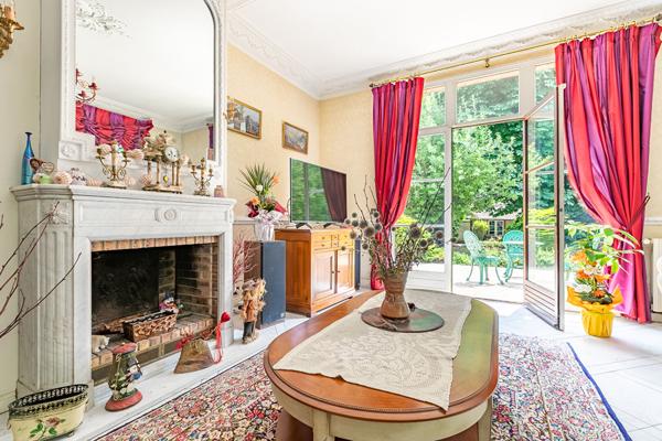 Elegante maison bourgeoise avec jardin et dépendances à Noyon