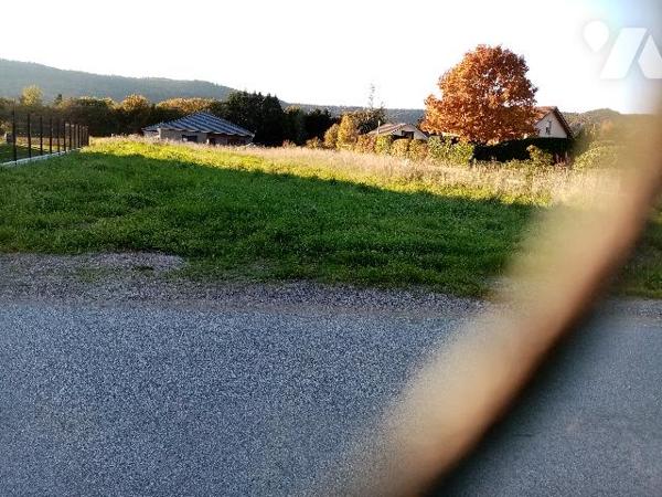 secteur calme et ensoleillé , parcelle de terrain à bâtir de 845 m²